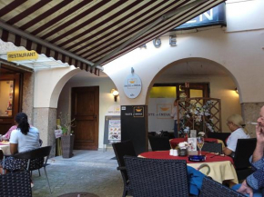 Urban inn